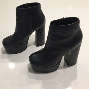 ASOS PLATFORM BOOTS 🖤